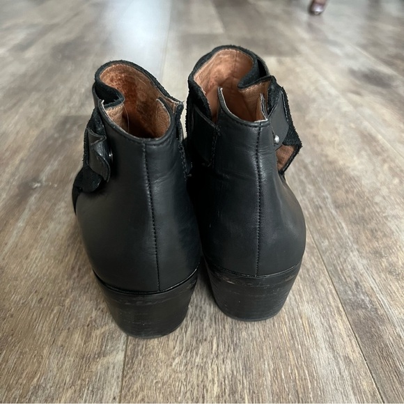 Madewell Charley Collar Block Heel Leather & Suede Boots - Picture 8 of 15